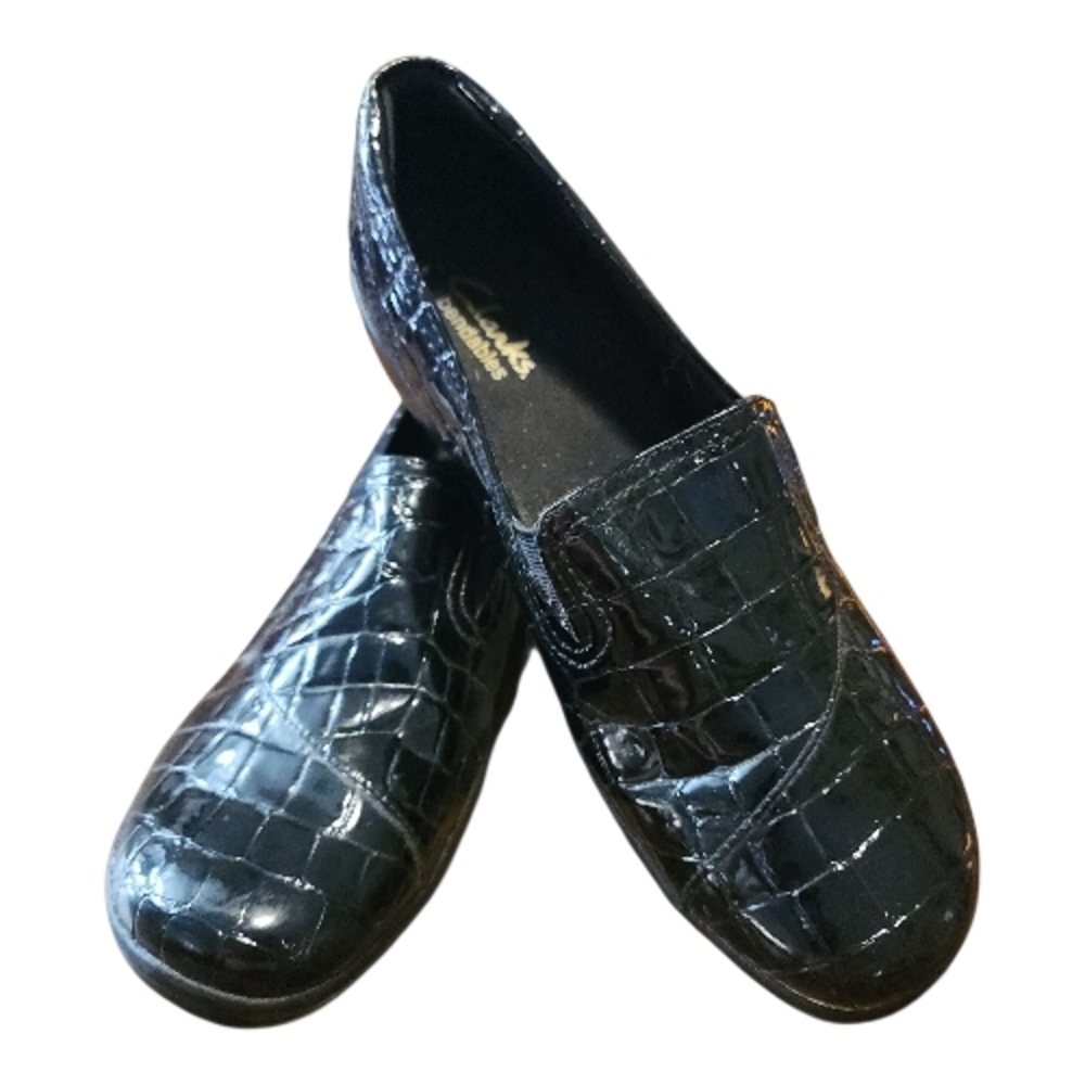 CLARKS | Bendables Poppy May Black Faux Leather Crocodile Textured Loafers | 7.5